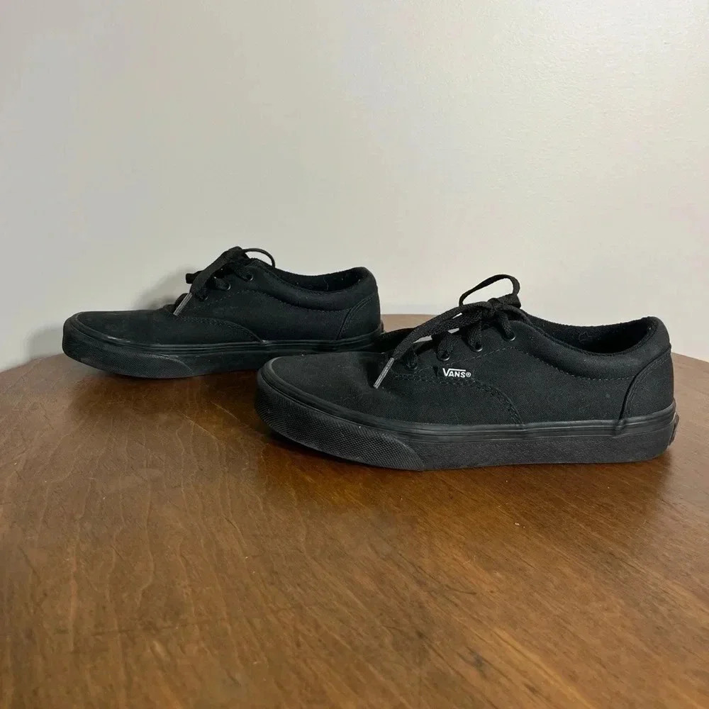 Vans Youth Black Canvas Skate Shoe Size 4